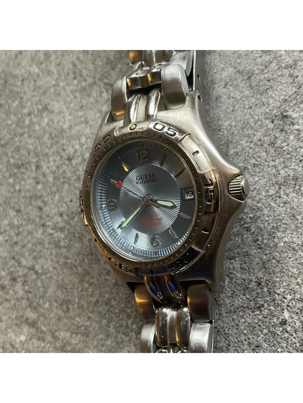 Guess Womens Diver Style Watch 30mm Silver Tone Stainless Steel Case And Band BK